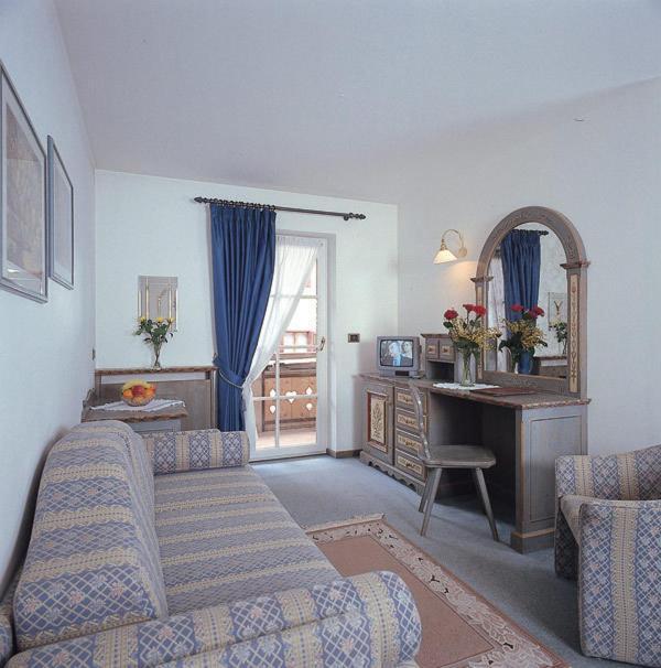 Hotel Garni Soreie Pozza di Fassa Habitación foto