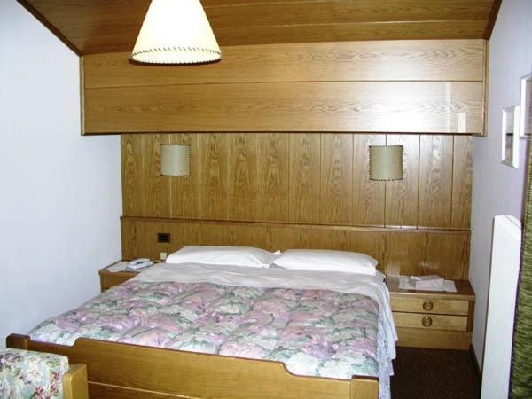 Hotel Garni Soreie Pozza di Fassa Habitación foto