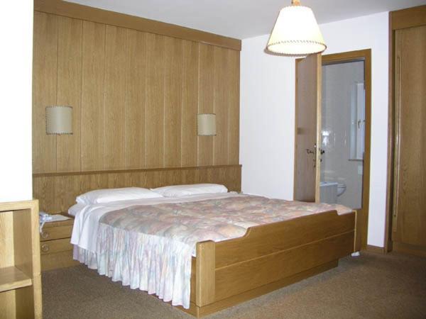 Hotel Garni Soreie Pozza di Fassa Habitación foto