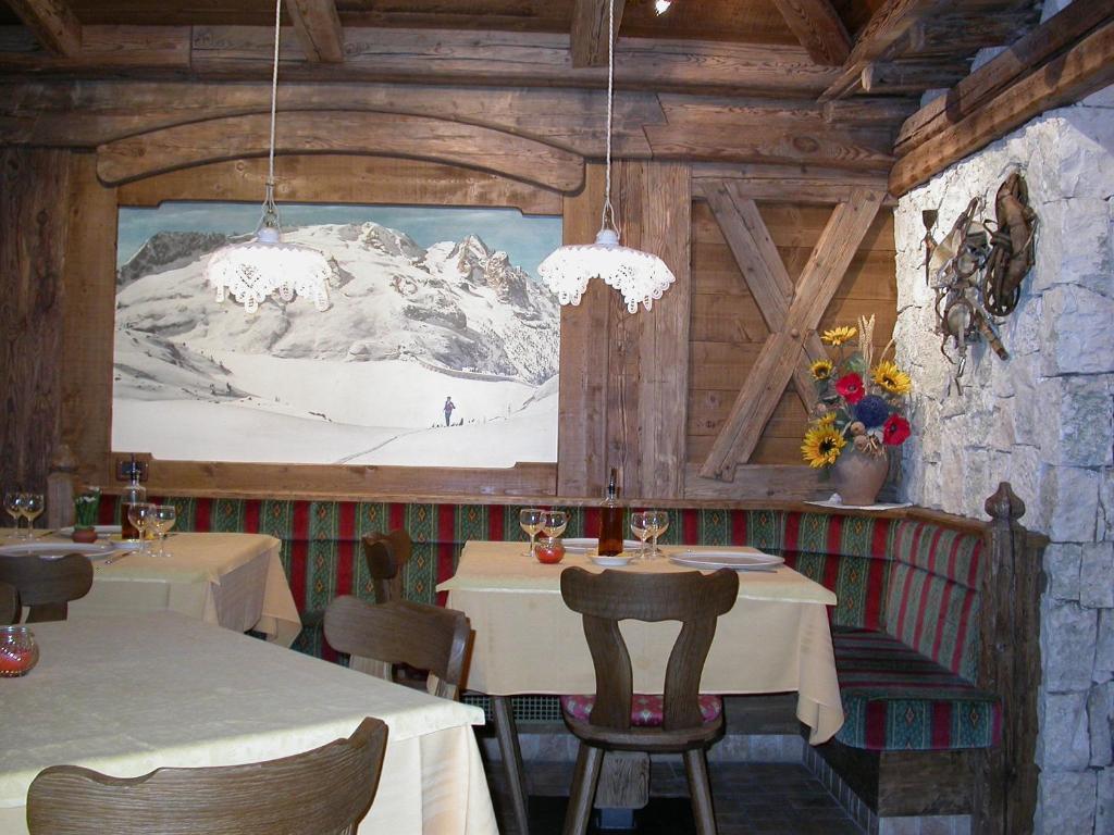 Hotel Garni Soreie Pozza di Fassa Exterior foto